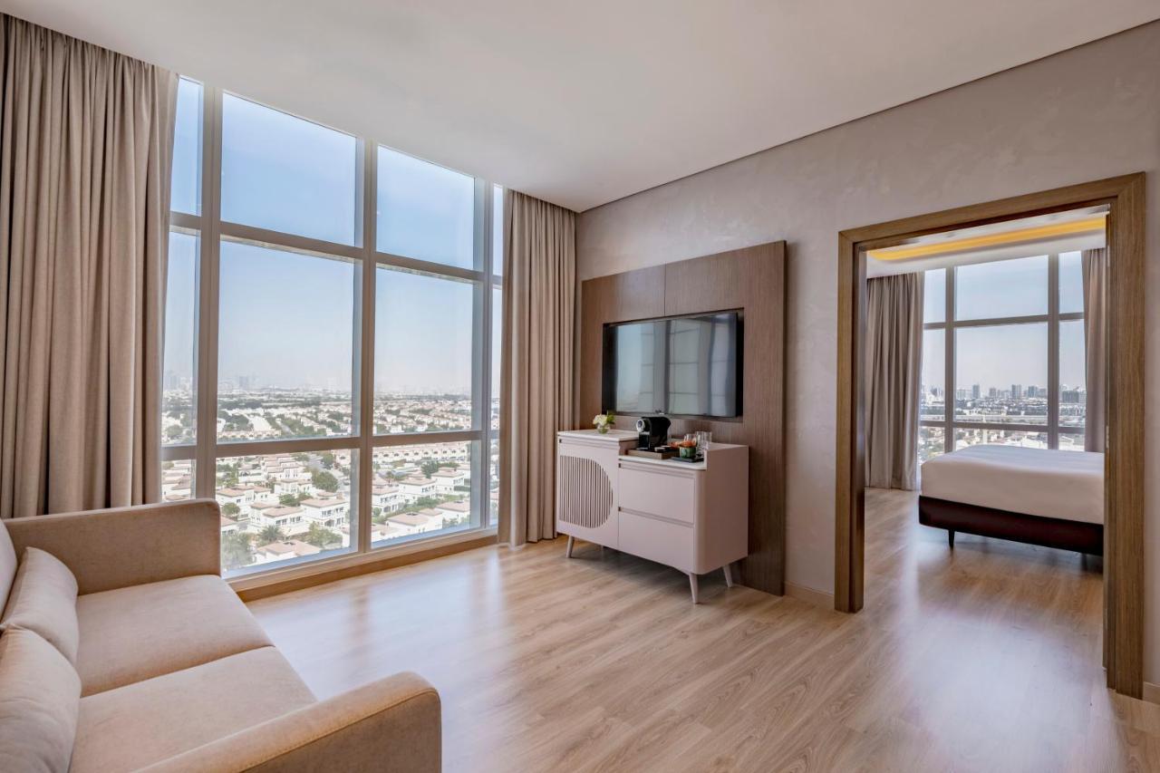 דובאי Movenpick Jumeirah Village Triangle מראה חיצוני תמונה Suite