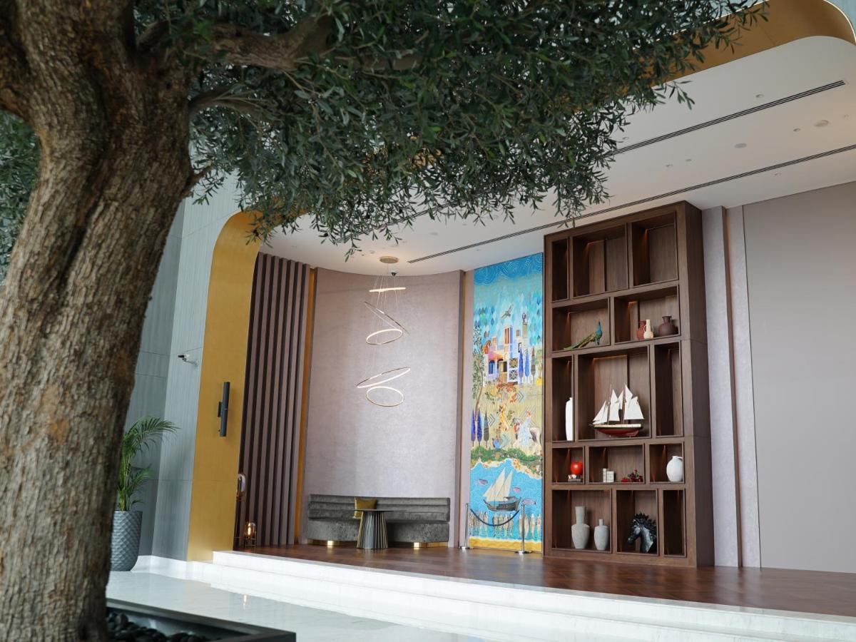 דובאי Movenpick Jumeirah Village Triangle מראה חיצוני תמונה The interior of the new synagogue