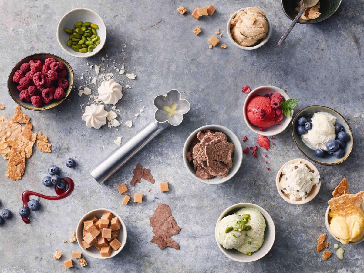 דובאי Movenpick Jumeirah Village Triangle מראה חיצוני תמונה Häagen-Dazs ice cream